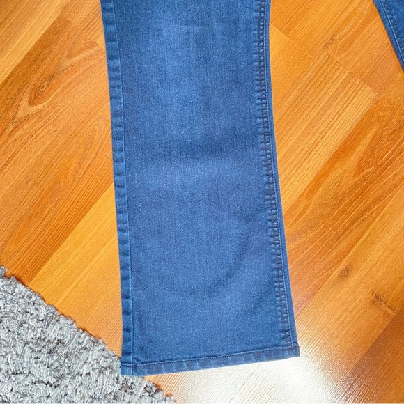 Reitmans - Women's Blue Jeans - straight leg - Size 10 Petites - Picture 4 of 8